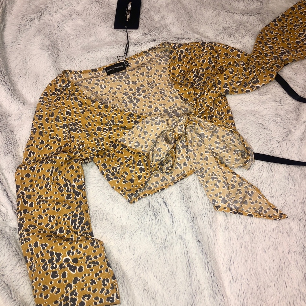 NWT PrettyLittleThing cheetah tie up crop top